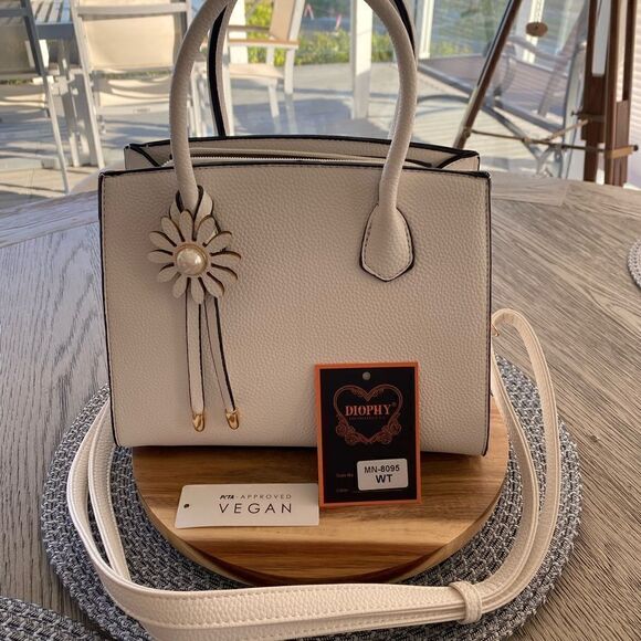 👜DIOPHY WHITE HANDBAG/PURSE w/white and pearl flower charm.  Adjustable strap. - Picture 6 of 11